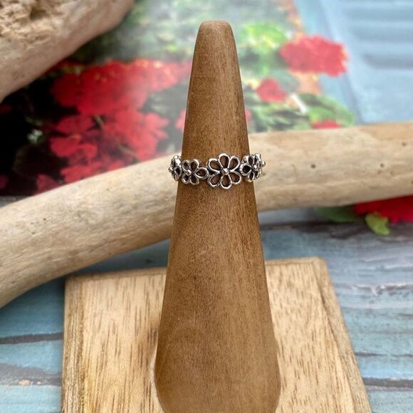 Sterling Silver Flower Toe Ring - Picture 1 of 4